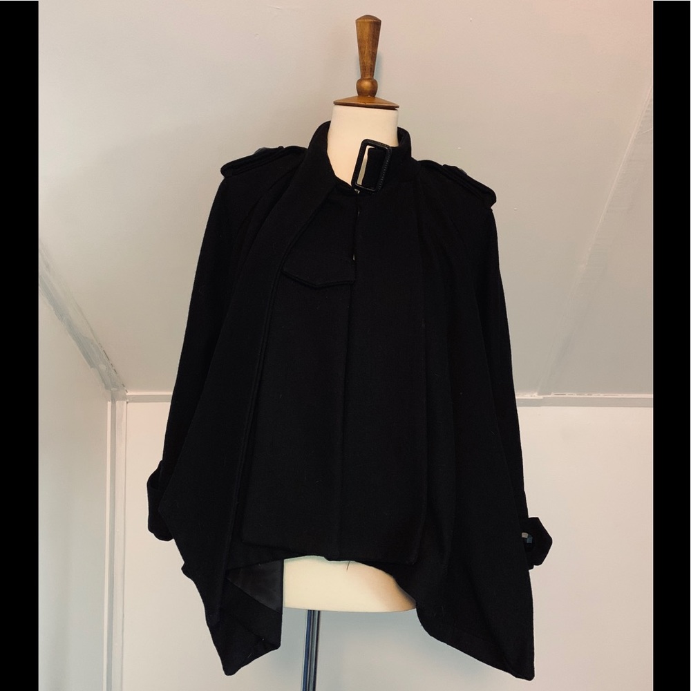 ModCloth Swing Cape Jacket - Picture 3 of 7